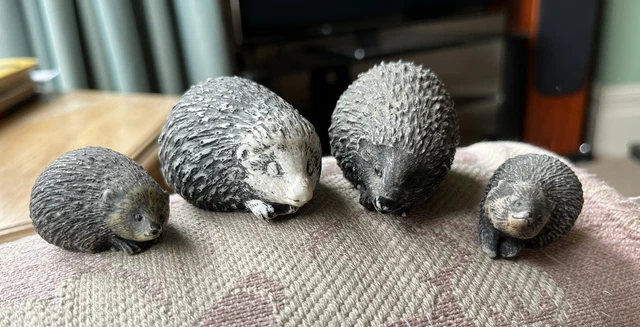 4 Resin/Stone Hedgehogs 2 Large (7.5cm Long) 2 Small (5.5cm Long)