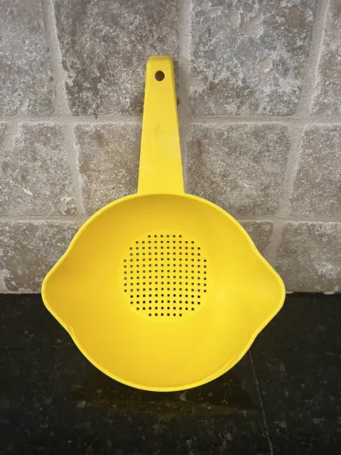 Tupperware Vintage #1523 Harvest Yellow 2 qt Strainer Colander 2 Spouts