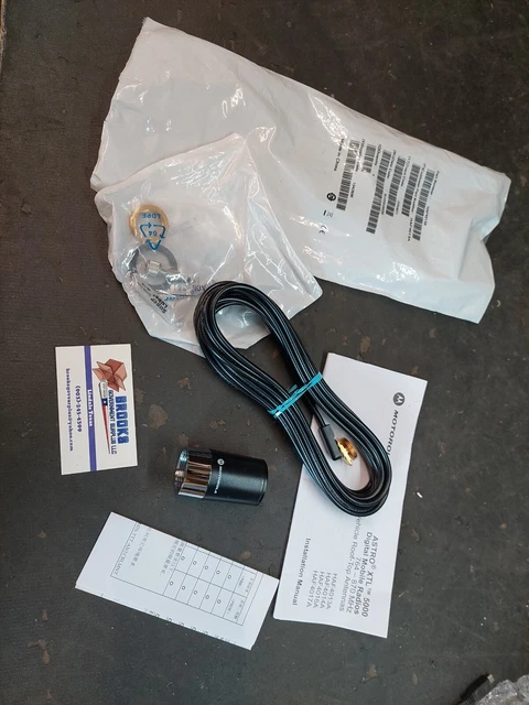 Motorola HAF4013A Low Profile 3dB Two-Way Radio Antenna Kit