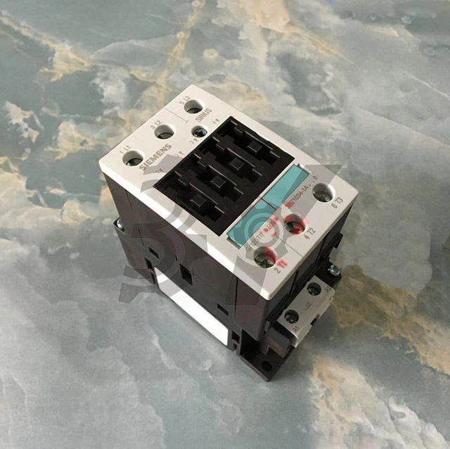 ONE SIEMENS 3RT1034-1AL20 Contattore nuovo