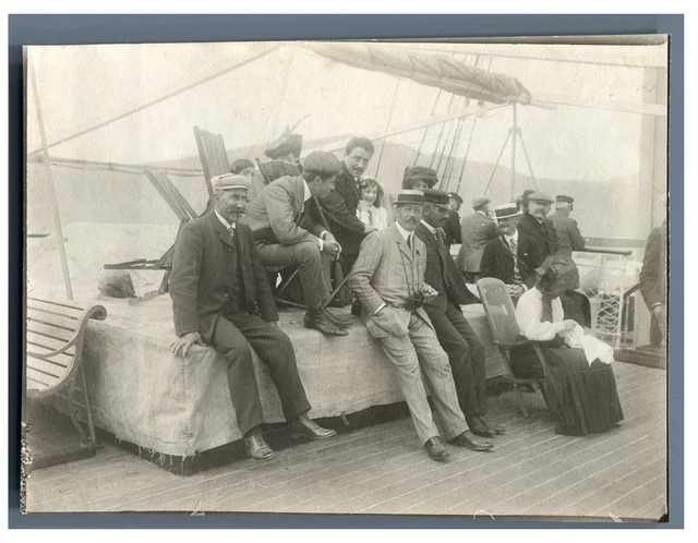 Norvège, Passagers de l&#039;Ile de France  Vintage silver print.  Tirage arge