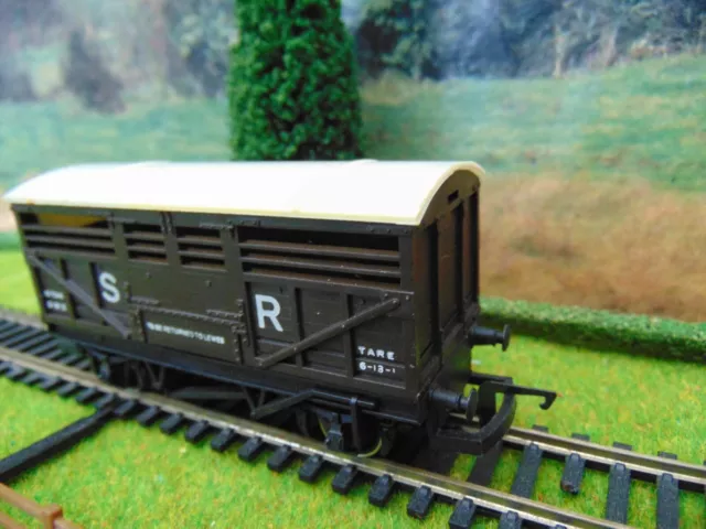 Hornby ~ S.R. Cattle Wagon & Tree ~ OO Gauge  REF2635