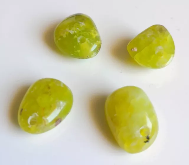 Lot de 4 Pierres Perçées en Jade (12,3 g) 2