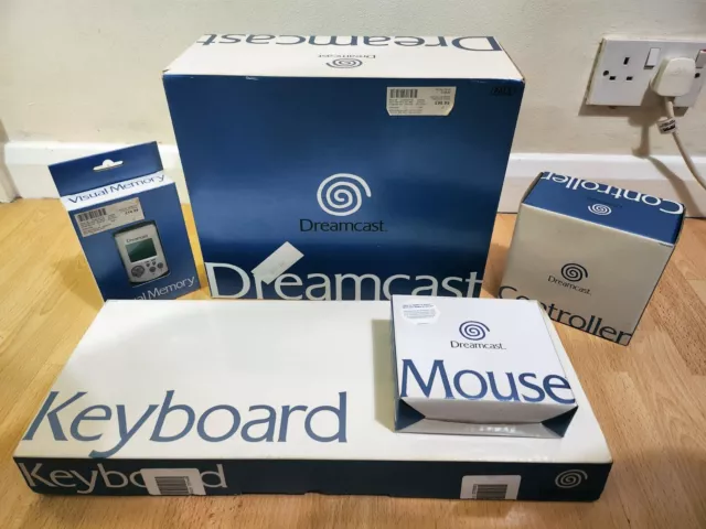 Sega Dreamcast (Pal) Ultimate Retro Console Bundle - Boxed, Mint.