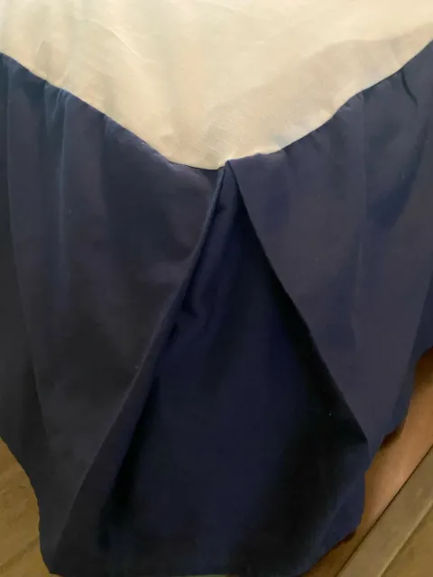 Falda de cama azul marino doble tamaño completo