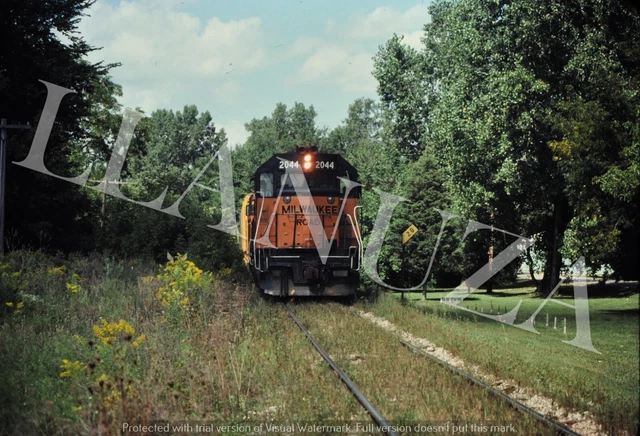 Original Slide Milwaukee Road GP40's at Bellevue Iowa Sept 1979