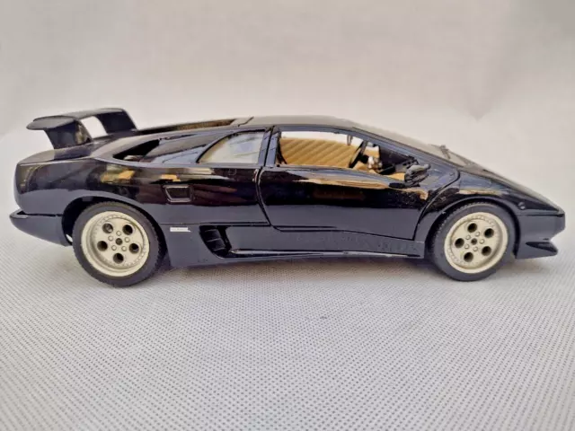 Bburago 1:18 diecast model car Lamborghini Diablo