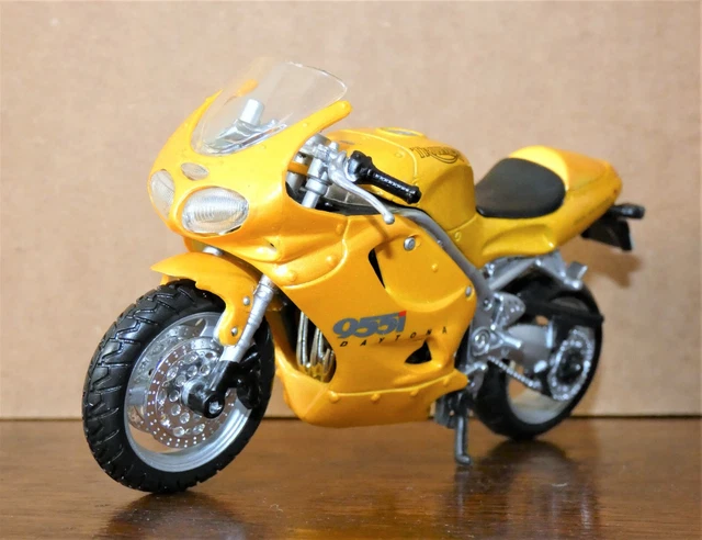 triumph 955i daytona