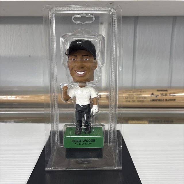TIGER WOODS 2002 UD Kit Young Hawaii Trade Conference