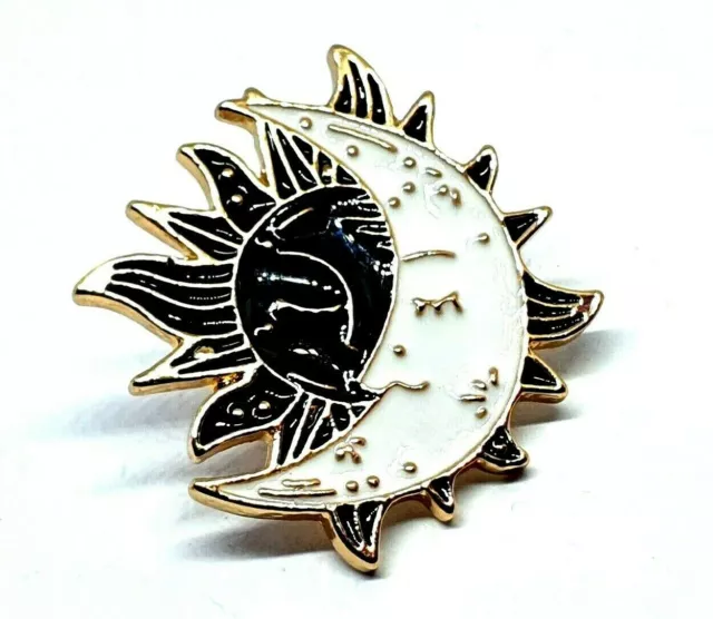 Sun & Moon Yin Yang Day Night Enamel Black White Gold Brooch Pin Spiritual Uk