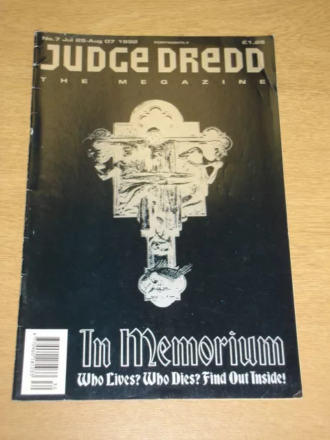 2000Ad Megazine #7 Vol 2 Judge Dredd*