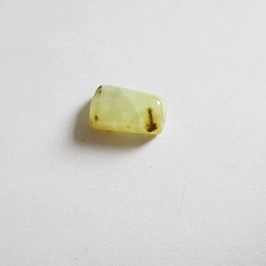 Préhnite cabochon pierre fine 15x9x8mm gemme multicolore reiki chakra plexus