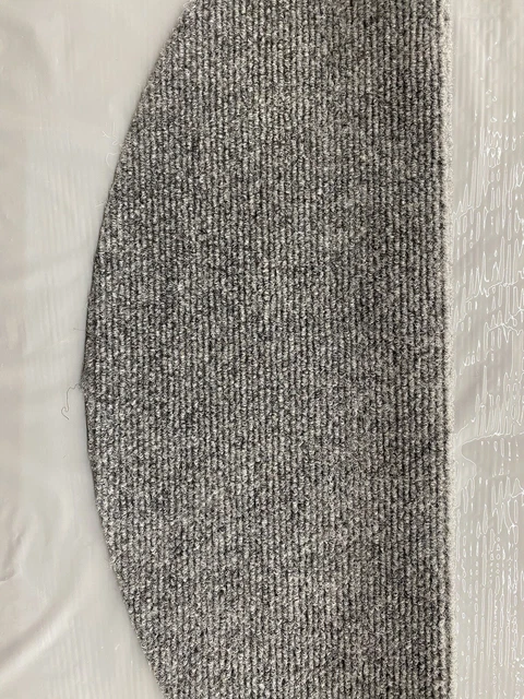 Moquette Mezza Luna Per Rivestimento Gradini Colore Grigio .cm.62x20 Autoadesivo