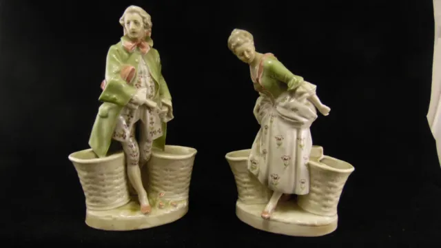 Paire de figurines en porcelaine allemande, gentilhomme et gente dame, 23 cm