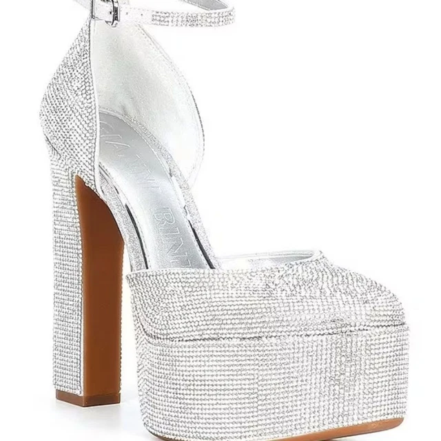 NWT Gianni Bini DeviTwo Rhinestone Platform Closed Dress Heels 9.5