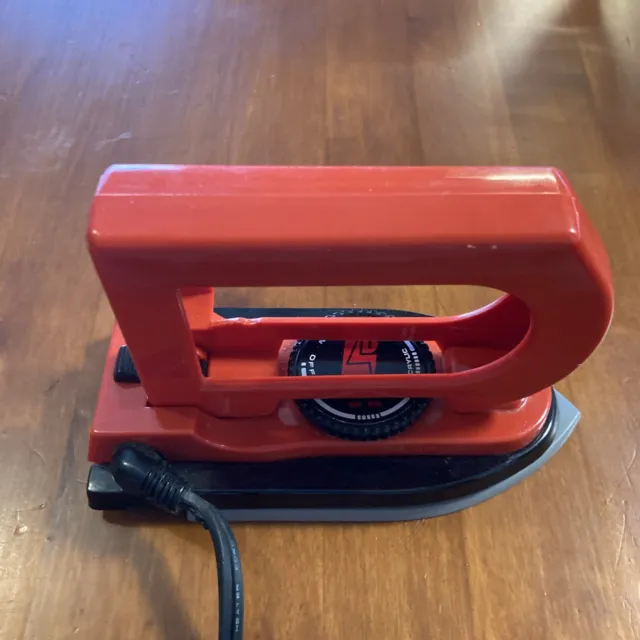Lun Dar Ld-7018 Travel Iron 1970s Vintage 110v With Case