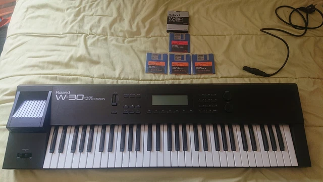 ROLAND W-30 Music Workstation 