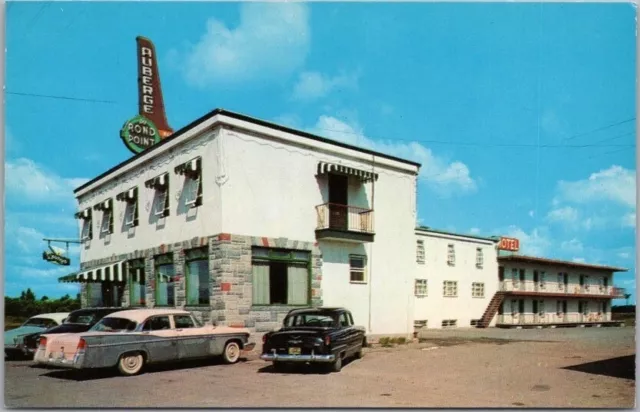 1950s CHICOUTIMI, Quebec CANADA Postcard "HOTEL DU ROND-POINT" Roadside Unused