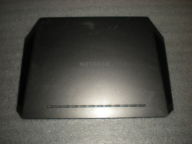 NETGEAR Nighthawk Smart Dual Band Wi-Fi Router R6700 AC1750 NO ADAPTER/ANTENNAS