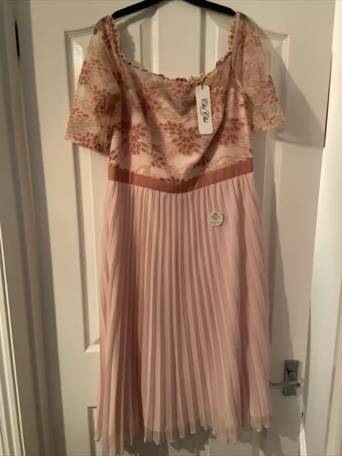 Chi chi genesis online dress