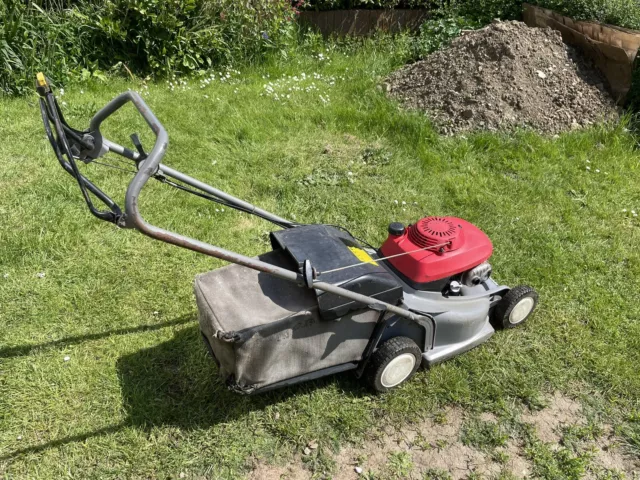 HONDA HRB425C ROLLER Lawn Mower Petrol 18 inch cut 190.00