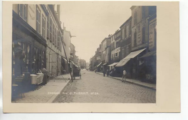 EPERNAY - Marne - CPA 51 - Rues et Places - Rue St Thibault - Photo P. Aubry