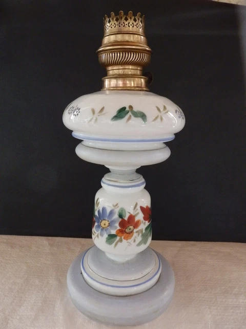 LAMPE PÉTROLE MINIATURE 9cm Opaline émaillé 19°s décor Fleur Ancien EUR 58,00 - FR