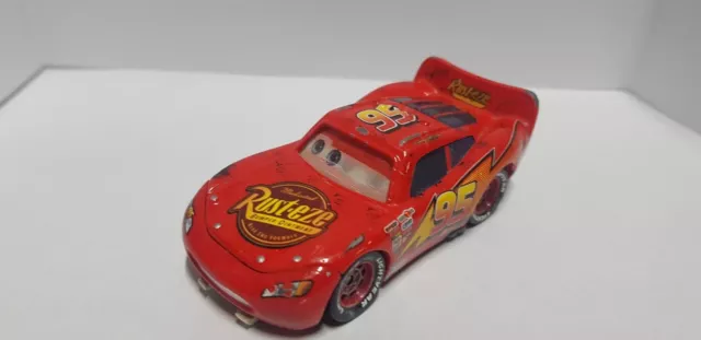 Voiture Disney Pixar Cars diecast  flash mc queen 1:55 7,5 CM yeux qui bougent