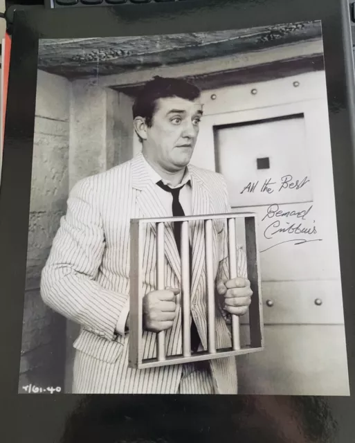 Bernard Cribbins Carry On Spying Original Hand Signed Photo 10x8 - Autograph