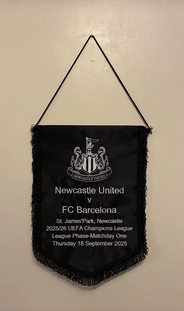 Pennants/ Flags, Football Memorabilia, Sports Memorabilia 