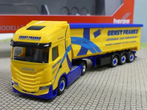 Iveco S-Way + semi-rqe tautliner Monjean Transporte- Herpa - Echelle