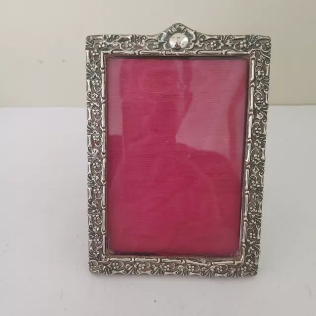 An Edwardian sterling silver photo frame with English hallmark Birmingham