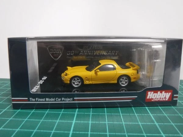Hobby Japan 1/64 Mazda Rx-7 Fd3Srs With Engine Yellow