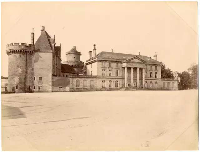 France, Alençon, le château et le palais de Justice vintage albumen print
