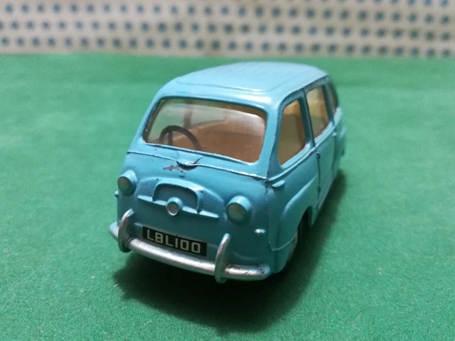 SPOT ON TRI-ANG N°108 TRIUMPH TR3 BLEU CIEL INTERIEUR GRIS VNMINT EPOQUE DINKY