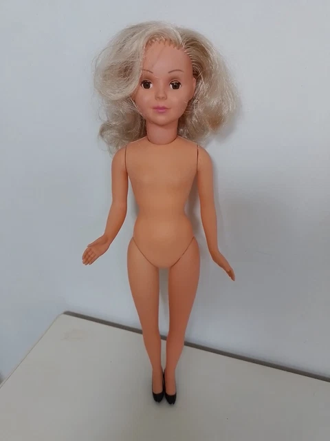 Poupée Antonio Juan 27 cm - Petite blonde avec des nattes