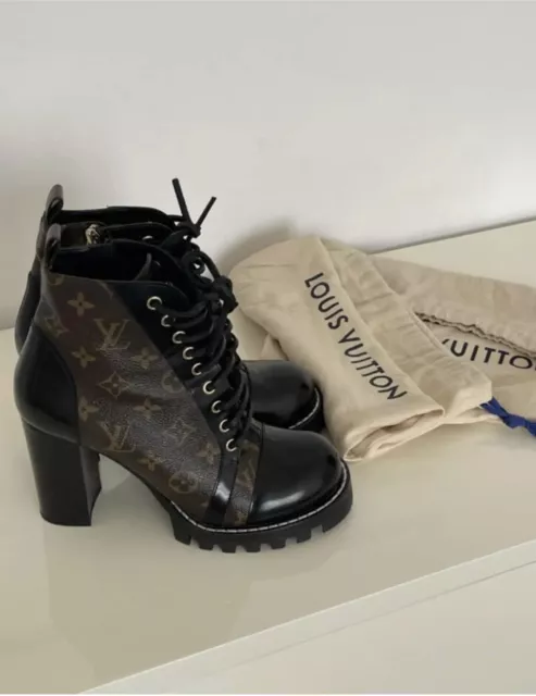 Louis Vuitton Star trail ankle boot Black Leather ref.88372 - Joli