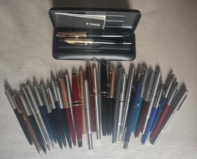 34x Vintage Pens Mainly Parker + Schaeffer Papermate Ball Point & Fountain