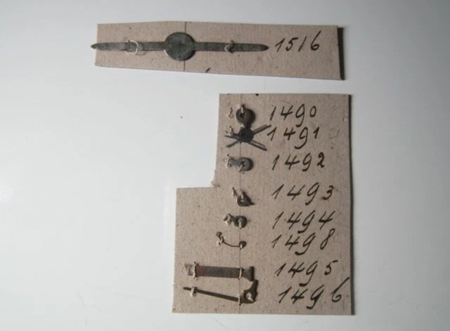 Lot De Pièces D'horlogerie D'occasion - Aiguilles Pour Horloge, Pendule, Montre, Marque Zenith