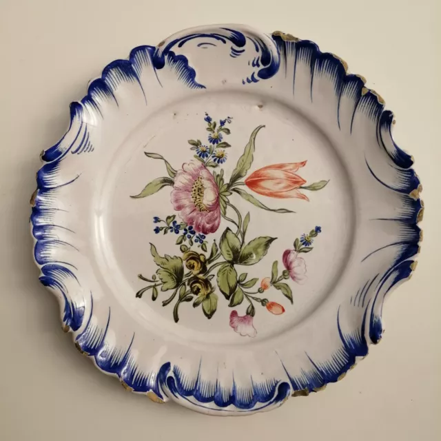 Assiette en faïence du 18ème siècle, XVIII ème avec marque, Sceaux?