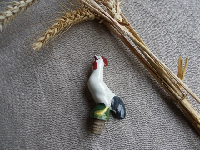 Bec Verseur Ancien En Porcelaine Blanche En Forme De Coq - Objet De Cuisine Vintage, Occasion