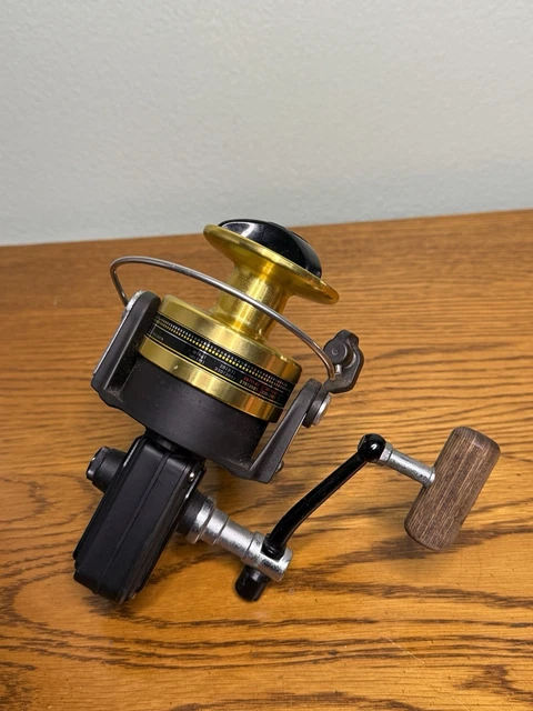 Moulinet De Pêche Spinning Daiwa BG10 Vintage - Noir Et Or - Avec Boîte Et Accessoires - Occasion Fonctionnel