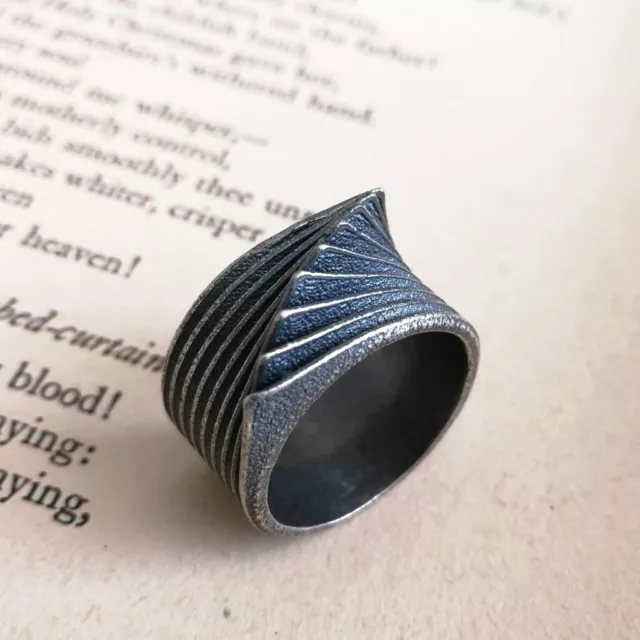 Modernist Cast 925 Sterling Silver 3D Geometric Wrap Ring Size 8 Dark Oxidized