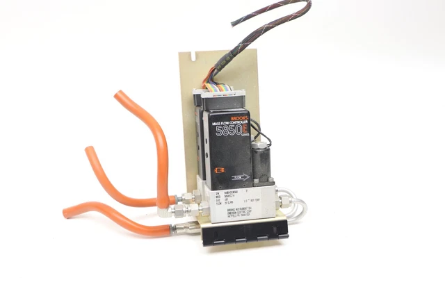 Set of 2 Brooks 5850E Mass Flow Controller | AIR | 5850ECZ14 | 5850ECZ13 Set of 2 Brooks 5850E Mass Flow Controller | AIR | 5850ECZ14 | 5850ECZ13