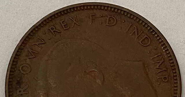 1946Y. Australian Half Penny - ERROR - die crack  #128 3