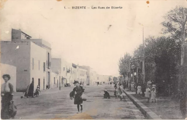 CPA TUNISIE BIZERTE LES RUES DE BIZERTE (cliché pas courant