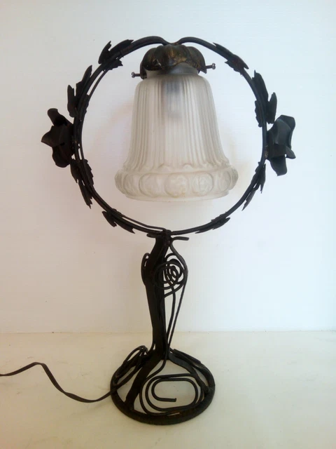 Lampe Sur Pied Monture Fer Forger Tulipe Verre Depoli Degue Epoque 1900