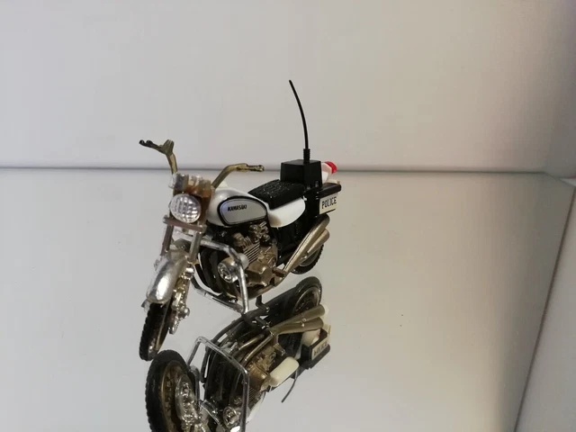 Moto de police vintage Zee Toys Kawasaki