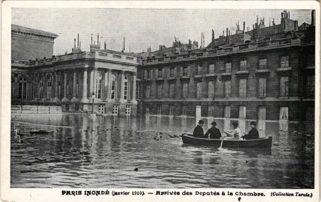 CPA PARIS Arrivée des Deputes a la Chambre INONDATIONS 1910 (606156)