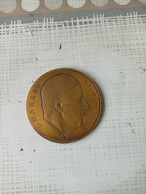 Médaille Militaire Général Charles De Gaulle 1945 - Bronze, Signée A. Rivaud, Collection Militaria WW2